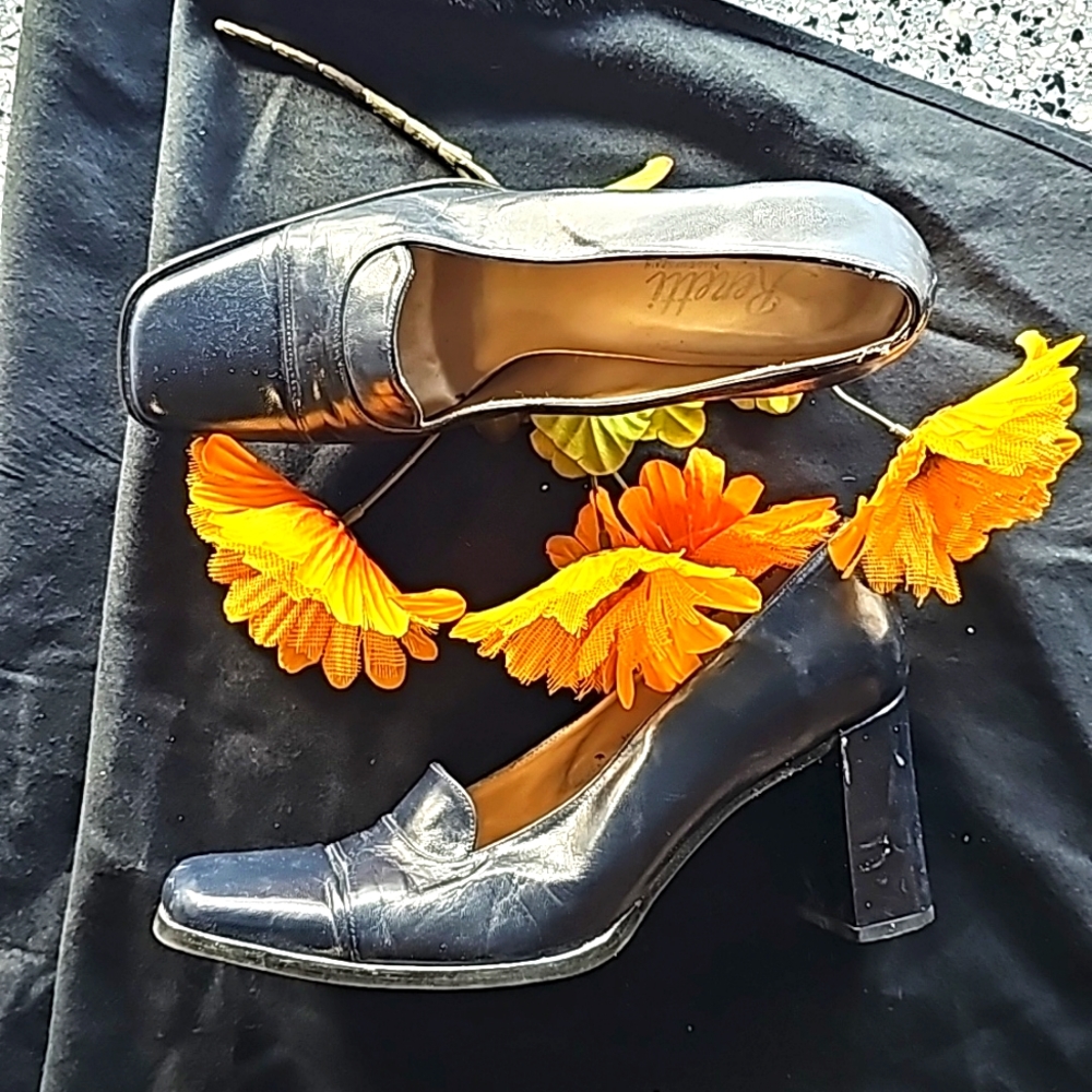 Navy Heel Shoe